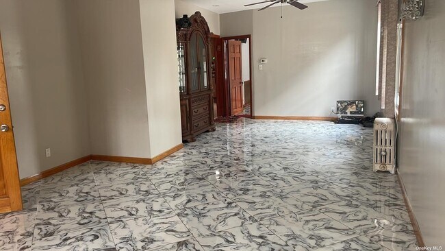 Building Photo - 135-10 87th Ave