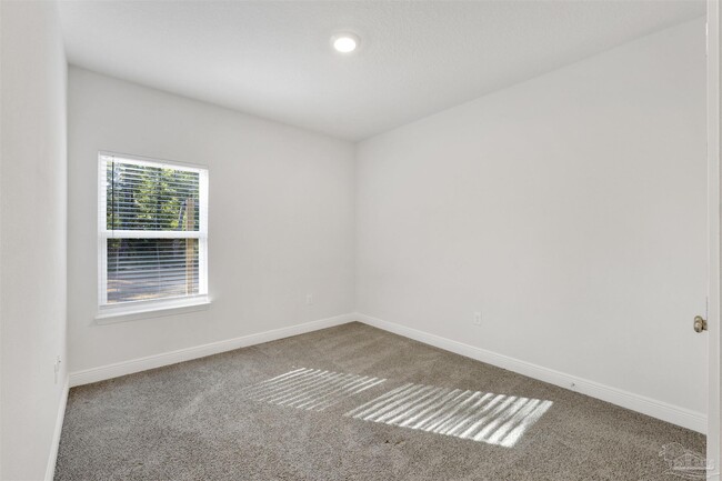 Building Photo - 6482 Cedar Ky Dr