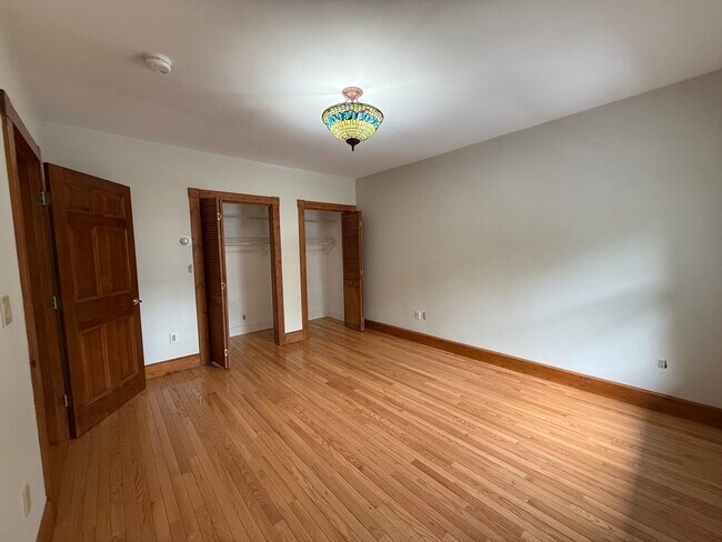 Building Photo - 5 Cedar Hill Terrace