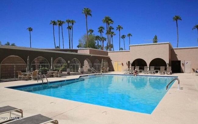 Building Photo - 7920 E Camelback Rd