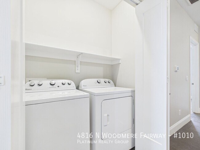 Building Photo - 4816 N Woodmere Fairway