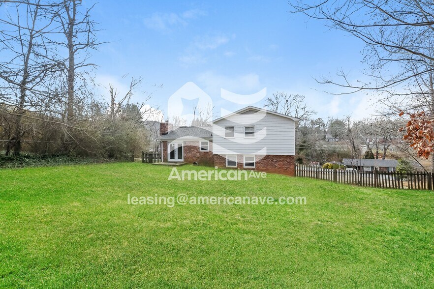 Building Photo - 45 Carriage Dr