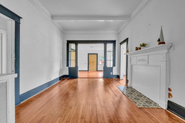 Building Photo - 1516 30th St N