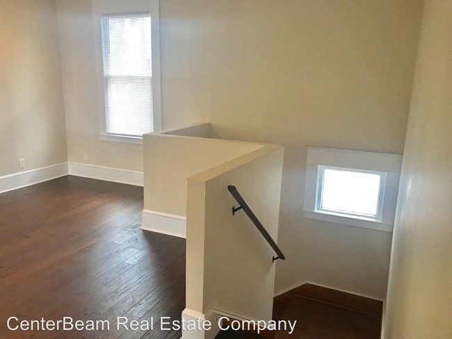 Building Photo - 2 br, 2 bath House - 40 E 3rd Street