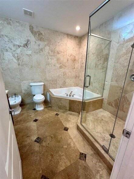 Building Photo - 1362 Bayview Dr