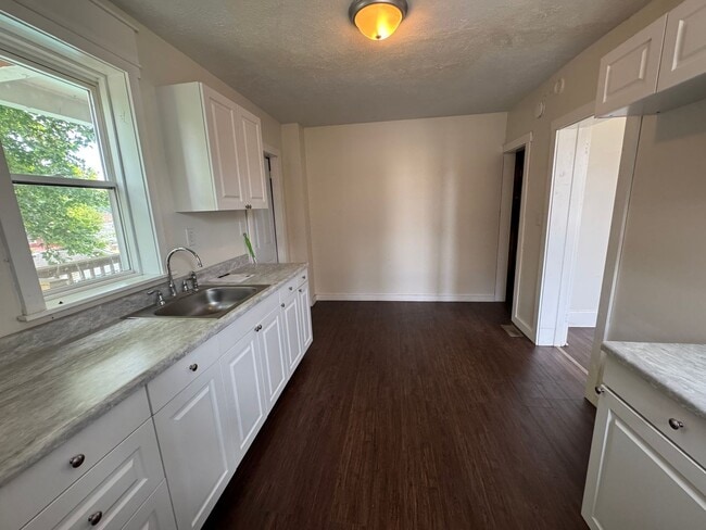 Building Photo - Duquesne 3 Bedroom 1 Bath Newly Renovated House, Yard