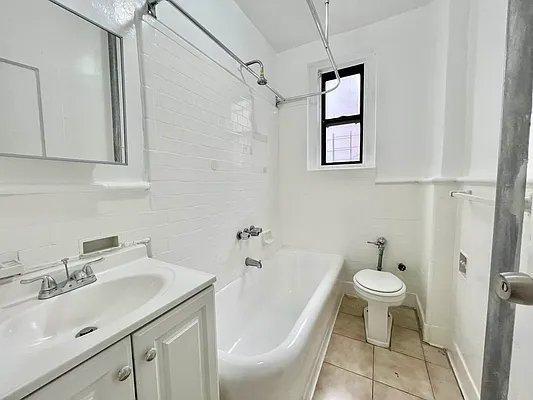Building Photo - 1 bedroom in Bronx NY 10458