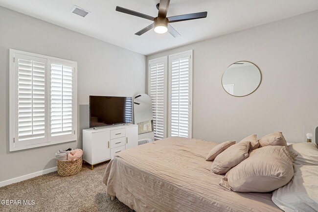 Building Photo - 325 Playa Vis St