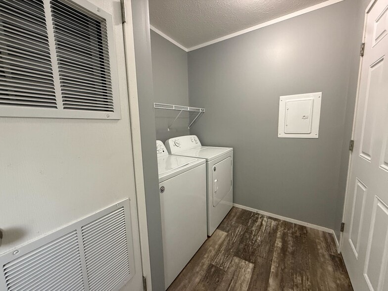 Building Photo - 11853 Cascade Cir