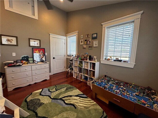 Building Photo - 73 Dye Hill Rd