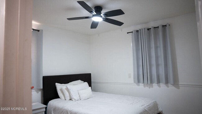 Building Photo - 73 Maple Ave