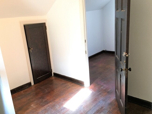 Building Photo - 1851 Capital Ave