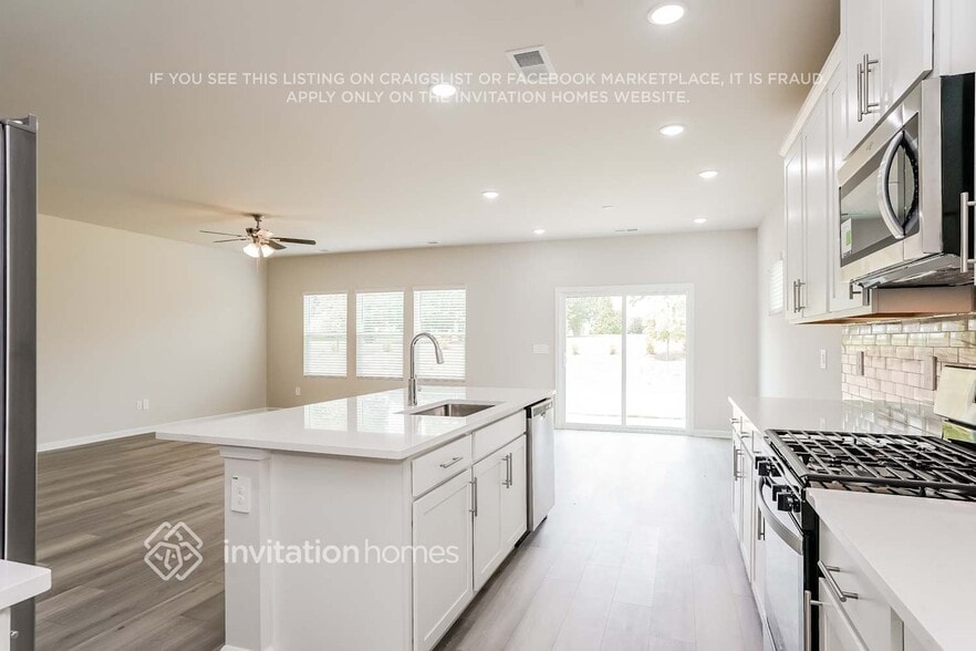 Building Photo - 547 White Birch Ln