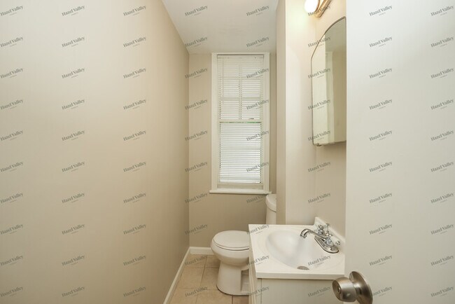 Building Photo - 3260 W 43rd St