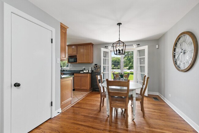 Building Photo - 1037 N Harrison St