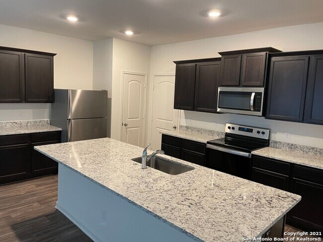 Building Photo - 4 Bedroom Home in  Savannah Place Subdivison In Converse, Tx