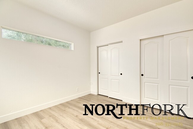 Building Photo - Beautiful 3-Bedroom Home in Desirable Namp...