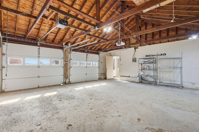 Building Photo - 9128 Austin Rd