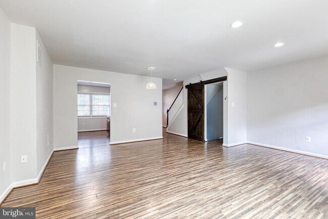 Building Photo - 1669 Yorktown Ct
