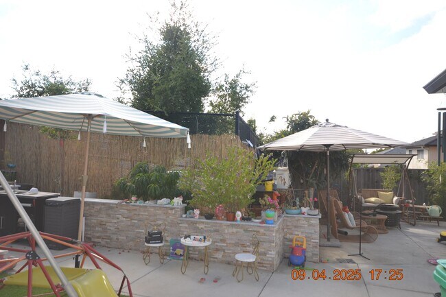 Building Photo - Hayward 3Bed/2Ba Bright & Modern Home with...