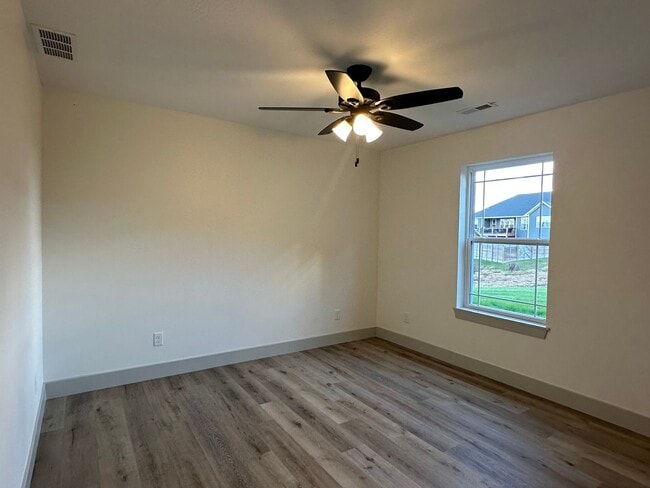 Building Photo - NEW CONSTRUCTION 5 Bed 3 Bath w/ Walk Out Basement Waynesville School District