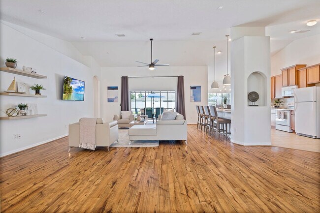 Building Photo - 11 Wheeler Ln