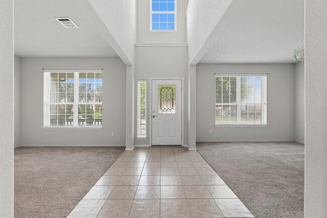 Building Photo - 125 Pine Cove