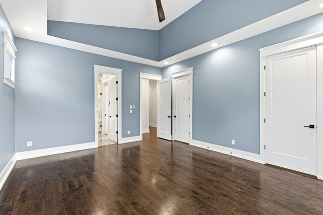 Building Photo - 1708B 15th Ave S