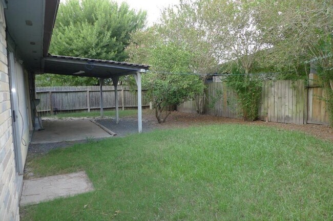 Building Photo - 7015 Caladero Dr