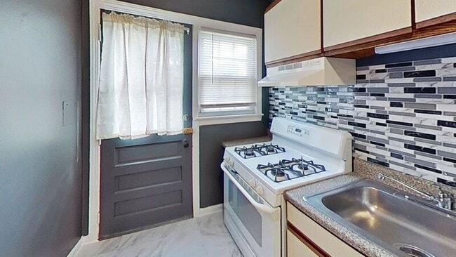 Building Photo - 441 Cold Spring Ave