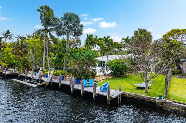 Building Photo - 1733 Coral Gardens Dr