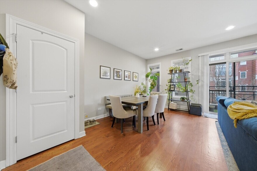 Building Photo - 2114 W Rice St