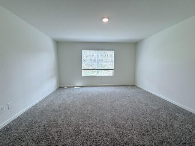 Building Photo - 2542 Coventry St SW