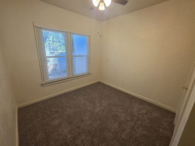 Building Photo - 1517 Solano St
