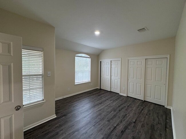 Building Photo - 6337 Mountain Pines Ln