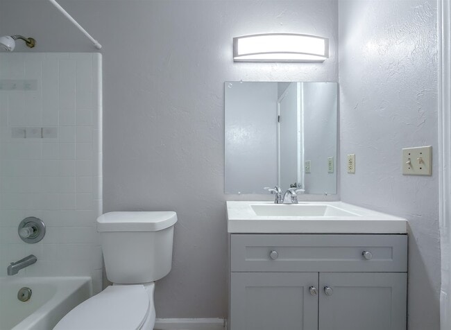 Building Photo - 2334 Sylvan Ct