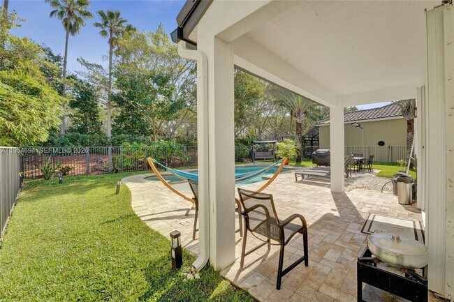 Building Photo - 1367 Camellia Cir