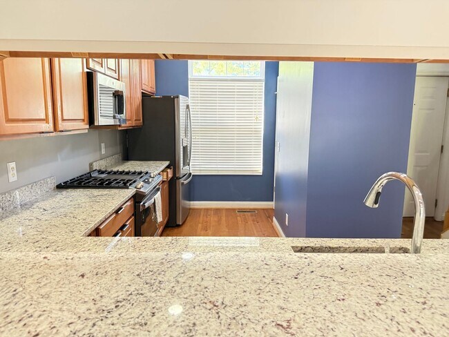 Building Photo - 2550 Cleinview Ave