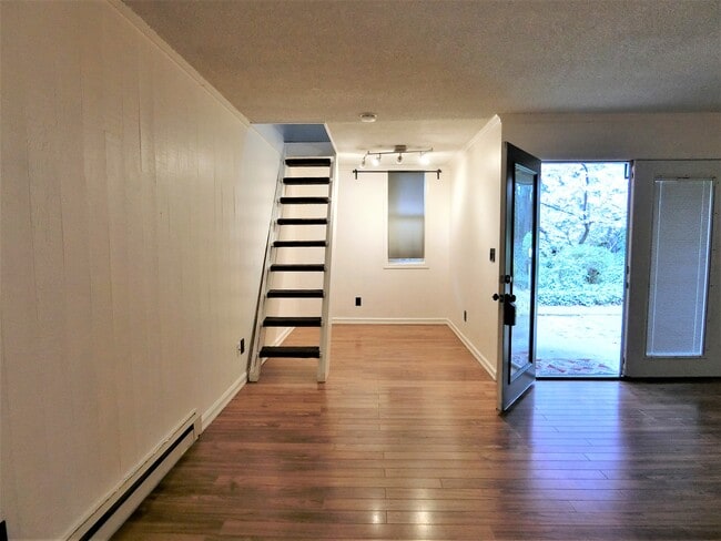 Building Photo - 13759 NE 69th St