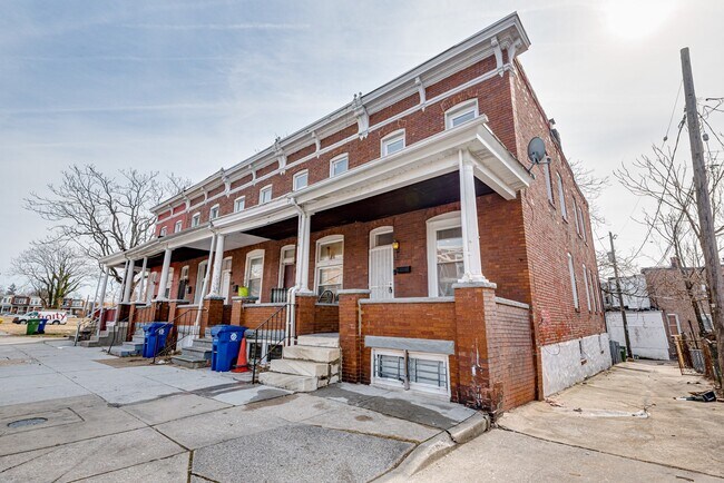 Primary Photo - 1601 E 28th St