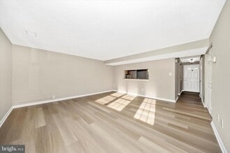 Building Photo - 103 Savannah Ct