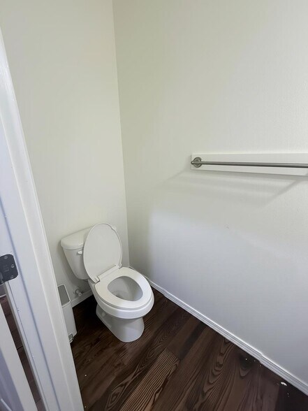 Building Photo - 2622 Burley Dr