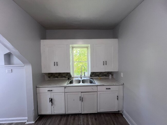 Building Photo - 4008 Ardmore Ave