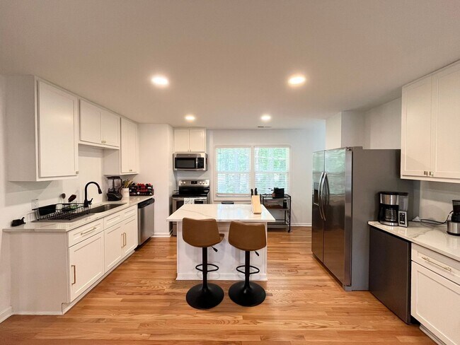 Building Photo - Modern 3BD, 2BA Near Downtown Durham with Assigned Off-Street Parking and Backyard