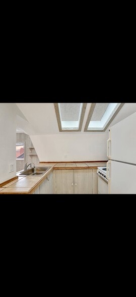 Building Photo - 511 S Pennsylvania St