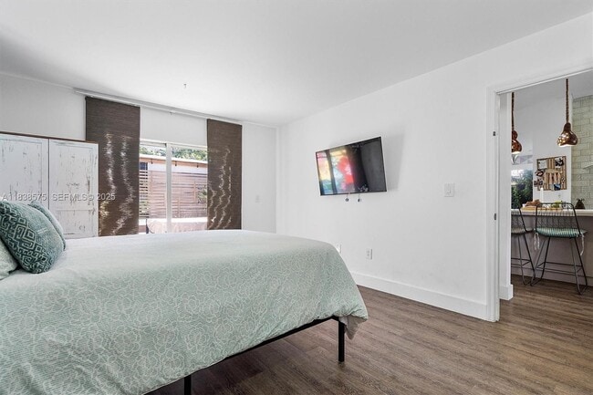 Building Photo - 266 NE 117th St