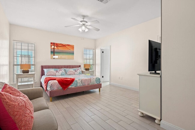 Building Photo - 4431 Luke Ave