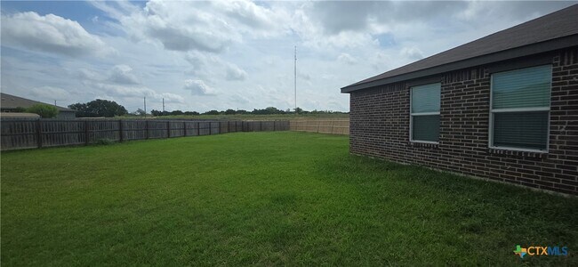 Building Photo - 5803 Lariat Ct