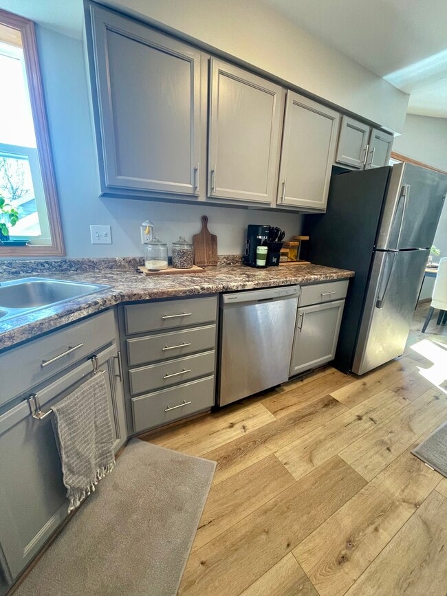 Building Photo - 3018 Maple Valley Dr