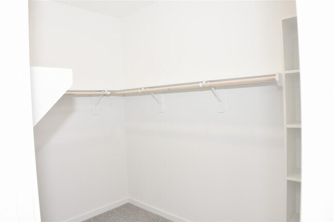 Building Photo - 10606 Summers Wy